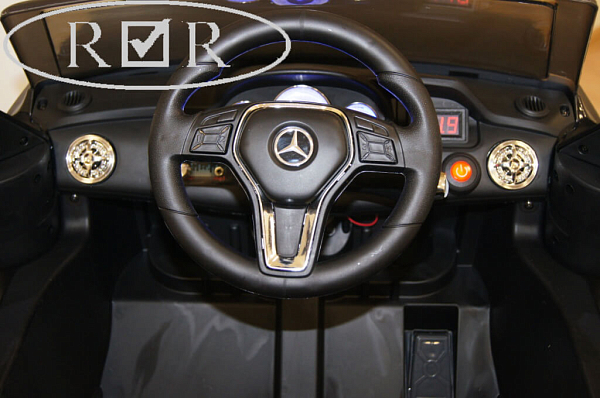 Электромобиль детский RiverToys Mercedes-Benz GLK300 (черный) с дистанционным управлением